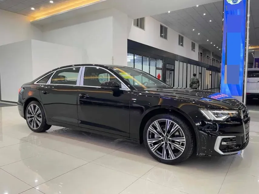 2025 Audi A6L 2.0T 245HP L4 7DCT,autocango,china used car exporter,china ev exporter,chinese used car exporter,chinese used ev exporter