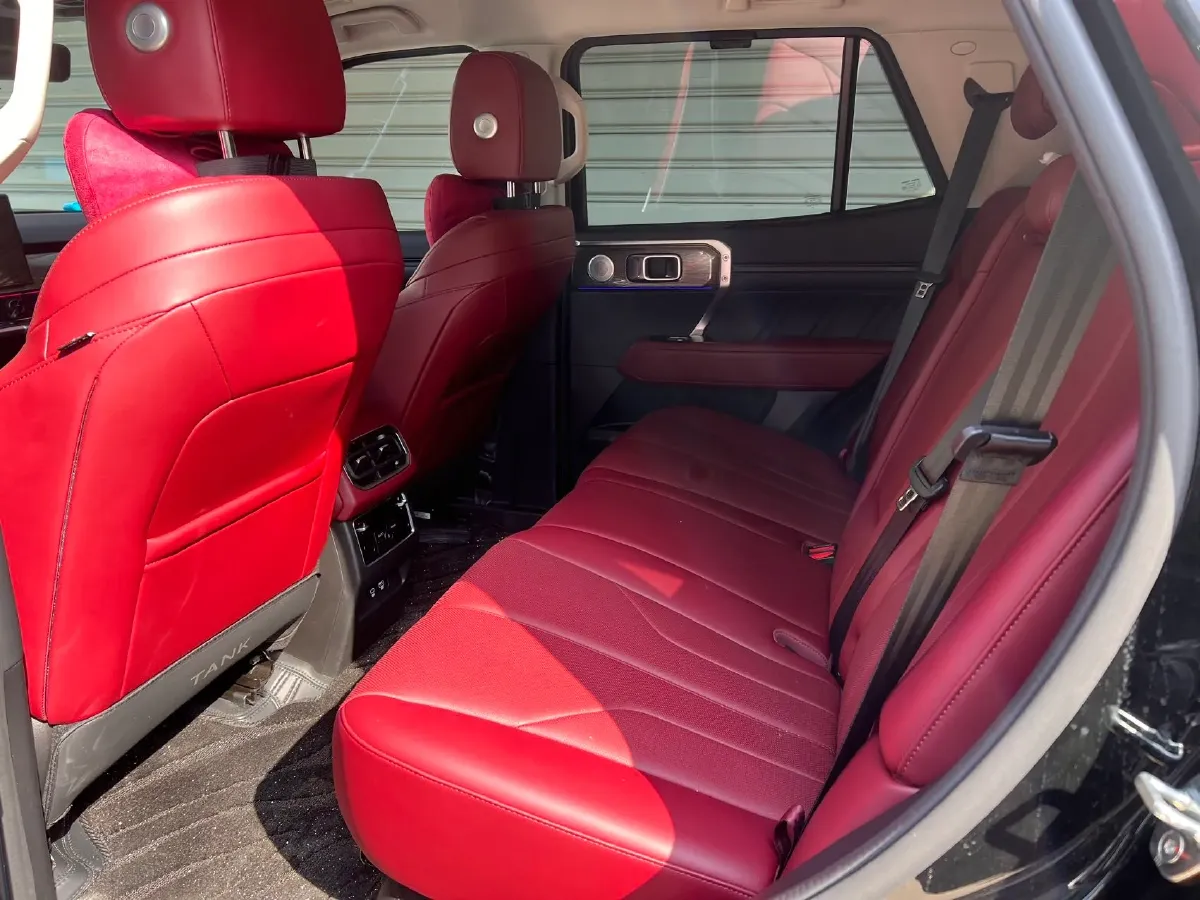 2024 Tank 400 2.0T 252HP L4 9AT PHEV 36.7/37.1KWH,autocango,china used car exporter,china ev exporter,chinese used car exporter,chinese used ev exporter