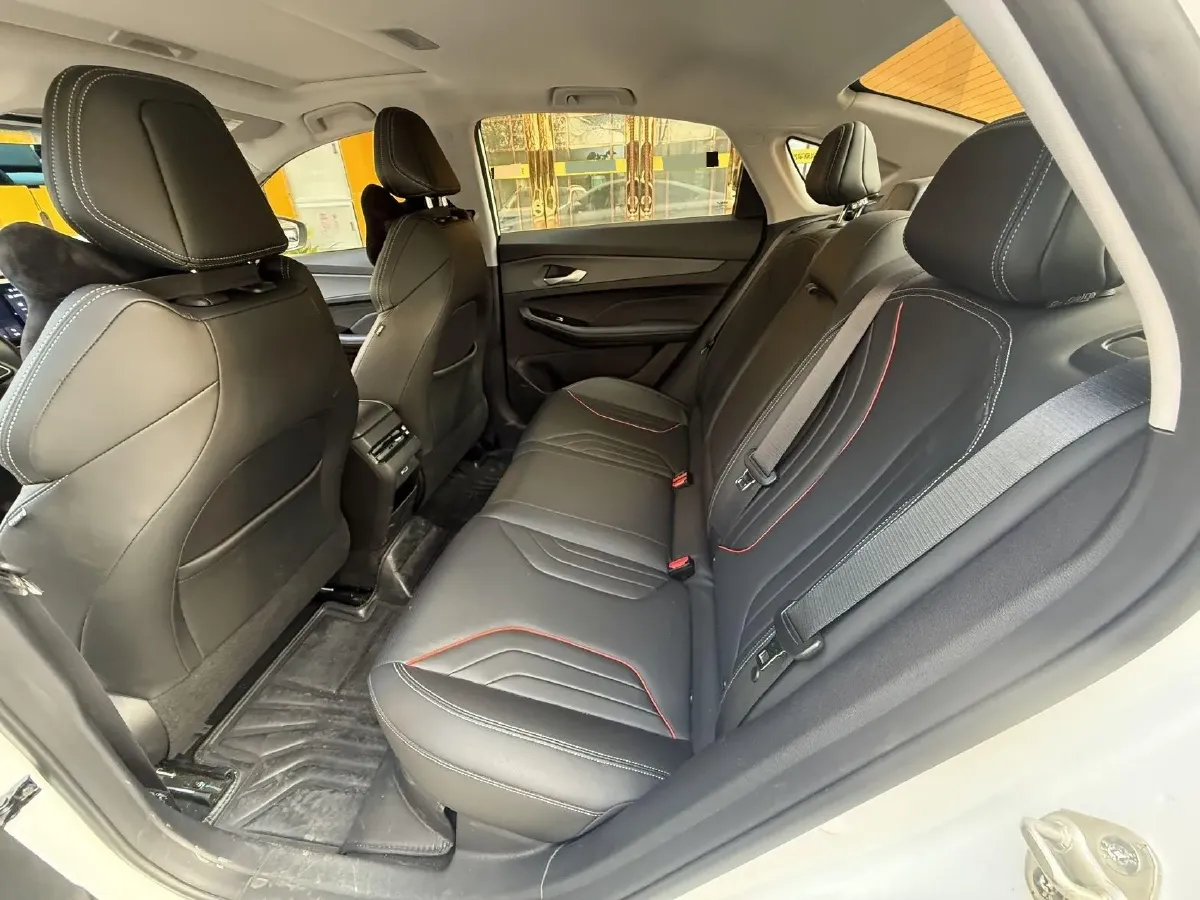 2022 Geely Binray 1.5T 181HP L4 7DCT,autocango,china used car exporter,china ev exporter,chinese used car exporter,chinese used ev exporter