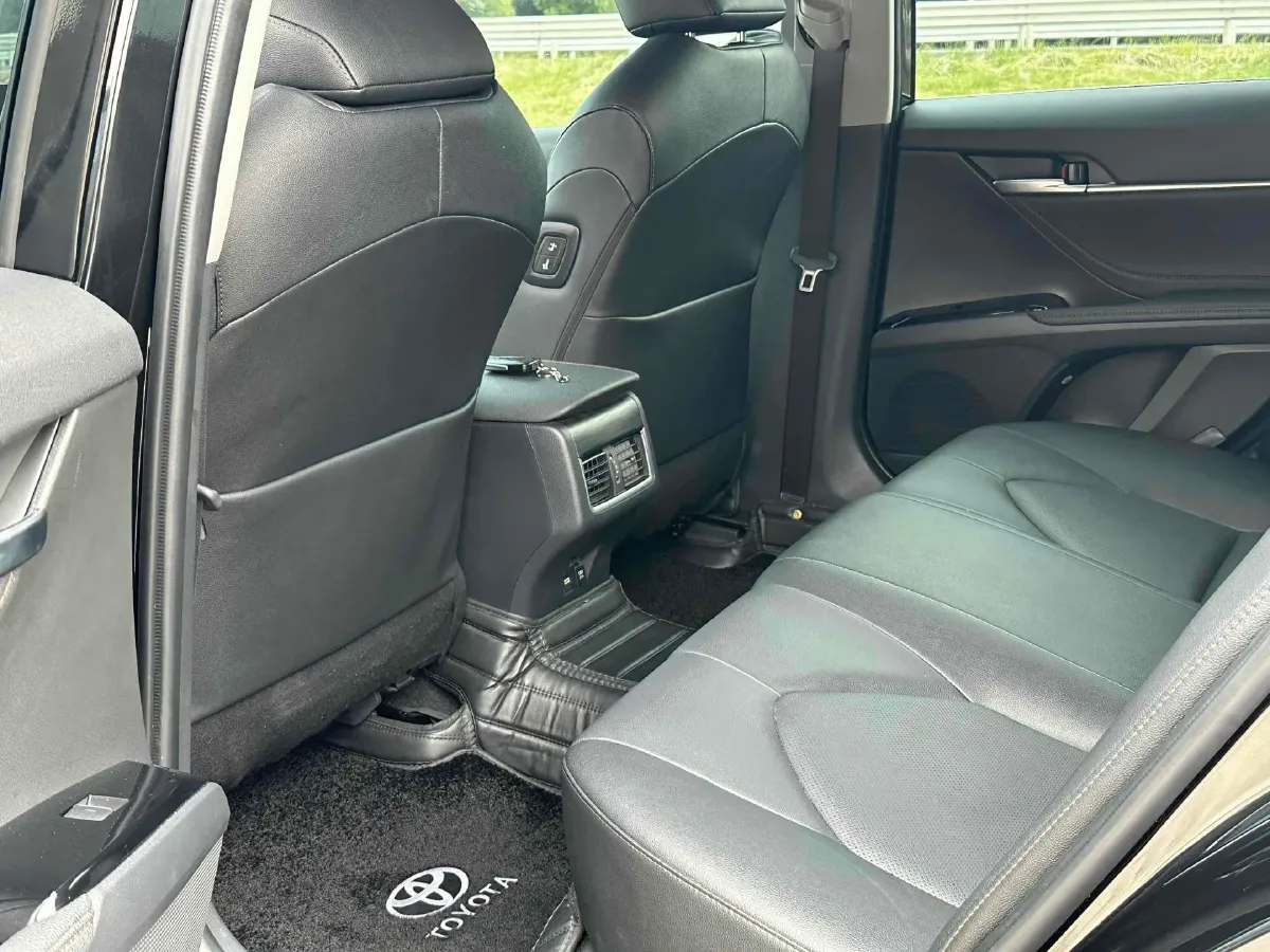 2023 Toyota Camry 2.5L 207HP L4 8AT,autocango,china used car exporter,china ev exporter,chinese used car exporter,chinese used ev exporter