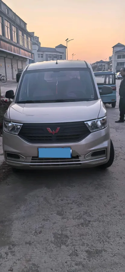 2019 WuLing HongGuang V 1.5L 105HP L4 5MT,autocango,china used car exporter,china ev exporter,chinese used car exporter,chinese used ev exporter