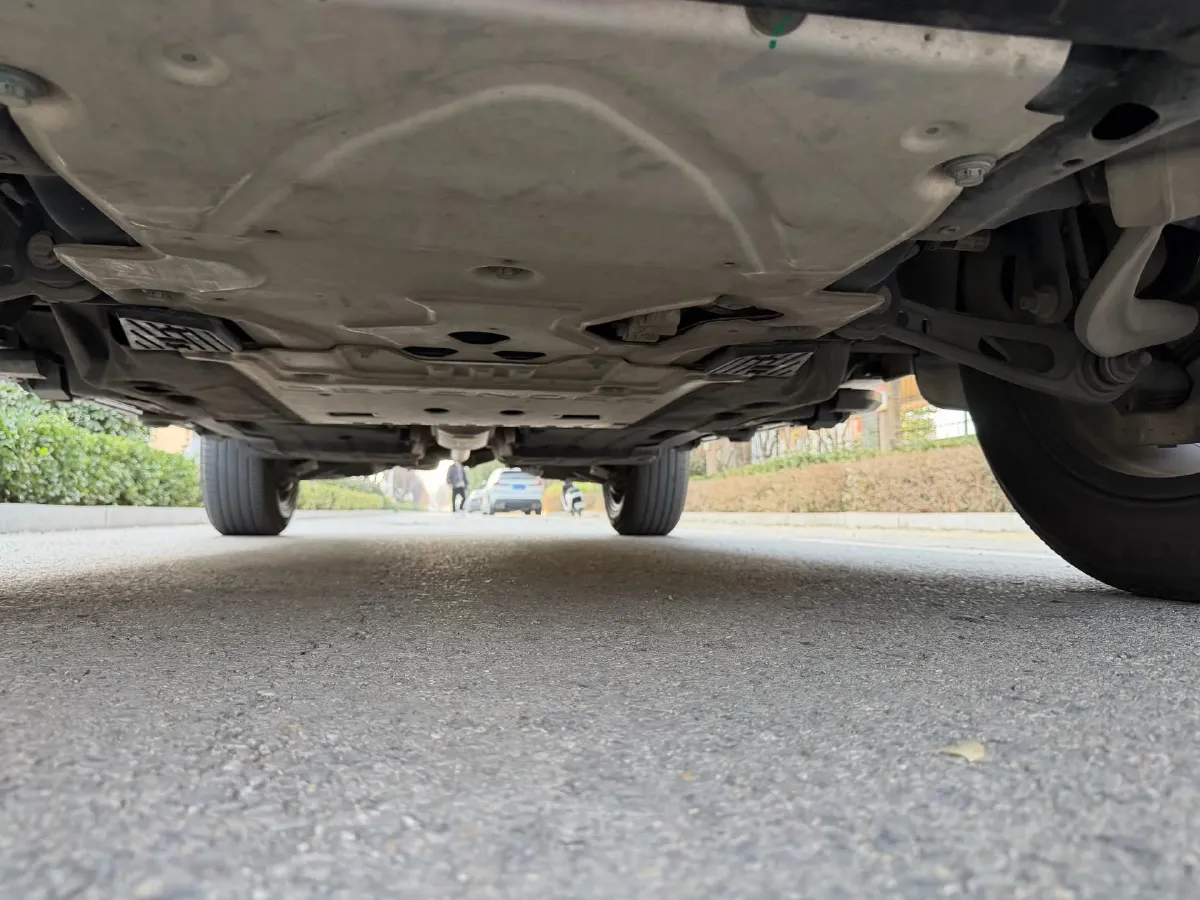 2024 Land Rover Defender 3.0T 400HP L6 8AT,autocango,china used car exporter,china ev exporter,chinese used car exporter,chinese used ev exporter