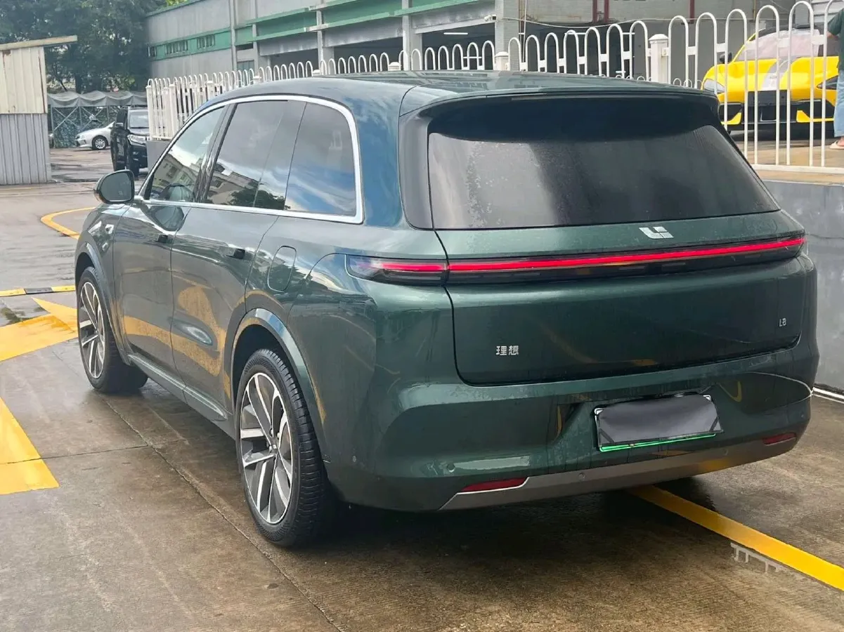 2025 Li L8 Range Extended 154HP REEV,autocango,china used car exporter,china ev exporter,chinese used car exporter,chinese used ev exporter