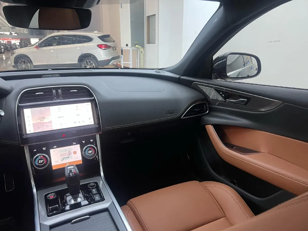 2024 Jaguar XEL 2.0T 250HP L4 8AT,autocango,china used car exporter,china ev exporter,chinese used car exporter,chinese used ev exporter