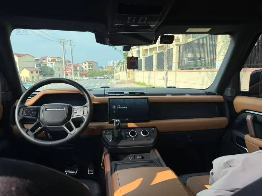 2024 Land Rover Defender 3.0T 400HP L6 8AT,autocango,china used car exporter,china ev exporter,chinese used car exporter,chinese used ev exporter