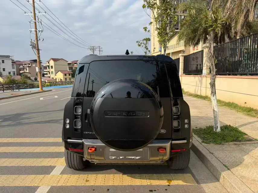 2024 Land Rover Defender 3.0T 400HP L6 8AT,autocango,china used car exporter,china ev exporter,chinese used car exporter,chinese used ev exporter