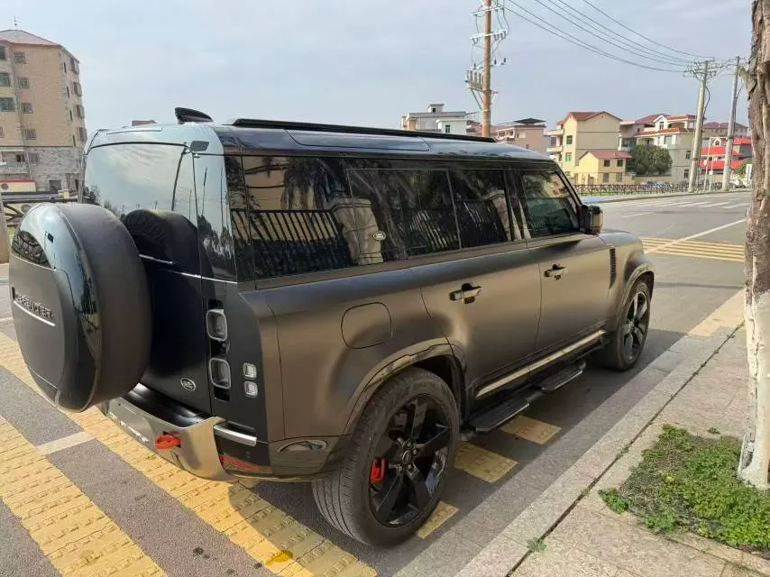 2024 Land Rover Defender 3.0T 400HP L6 8AT,autocango,china used car exporter,china ev exporter,chinese used car exporter,chinese used ev exporter