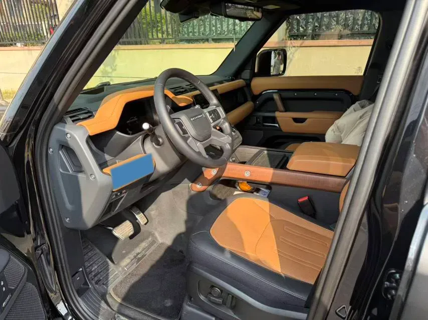 2024 Land Rover Defender 3.0T 400HP L6 8AT,autocango,china used car exporter,china ev exporter,chinese used car exporter,chinese used ev exporter