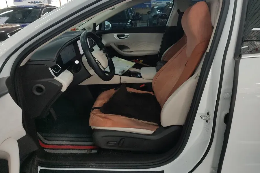 2023 Roewe D7 BEV 59.2KWH,autocango,china used car exporter,china ev exporter,chinese used car exporter,chinese used ev exporter