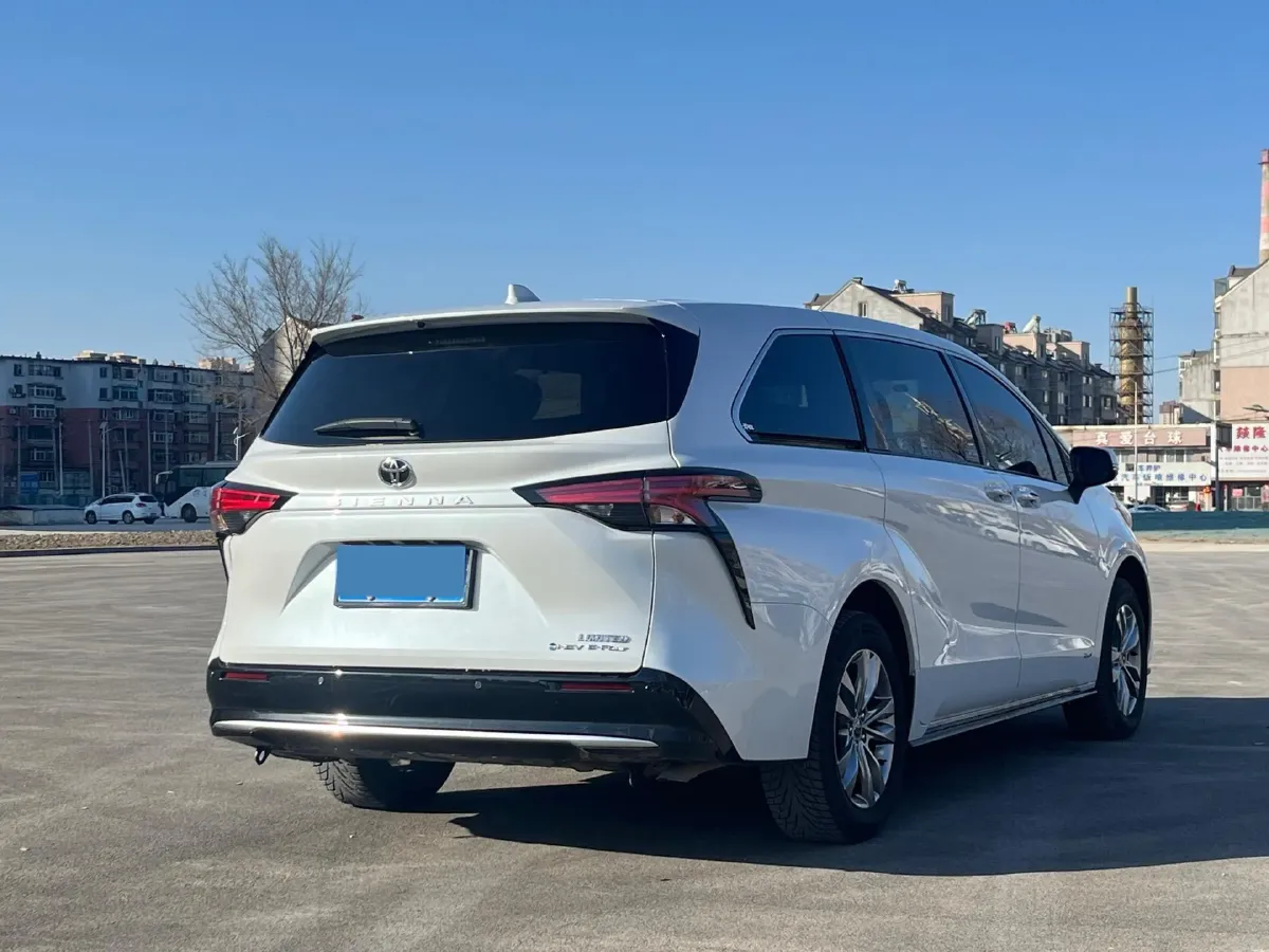 2024 Toyota Sienna 2.5L 189HP L4 E-CVT Hybrid,autocango,china used car exporter,china ev exporter,chinese used car exporter,chinese used ev exporter