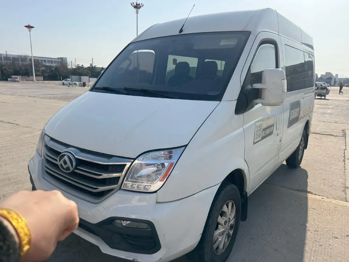2021 MAXUS XinTu V80 2.0T 127HP L4 6MT,autocango,china used car exporter,china ev exporter,chinese used car exporter,chinese used ev exporter