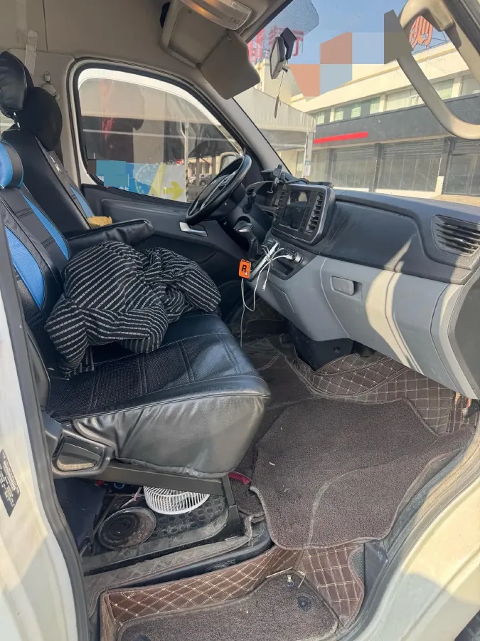 2021 MAXUS XinTu V80 2.0T 127HP L4 6MT,autocango,china used car exporter,china ev exporter,chinese used car exporter,chinese used ev exporter