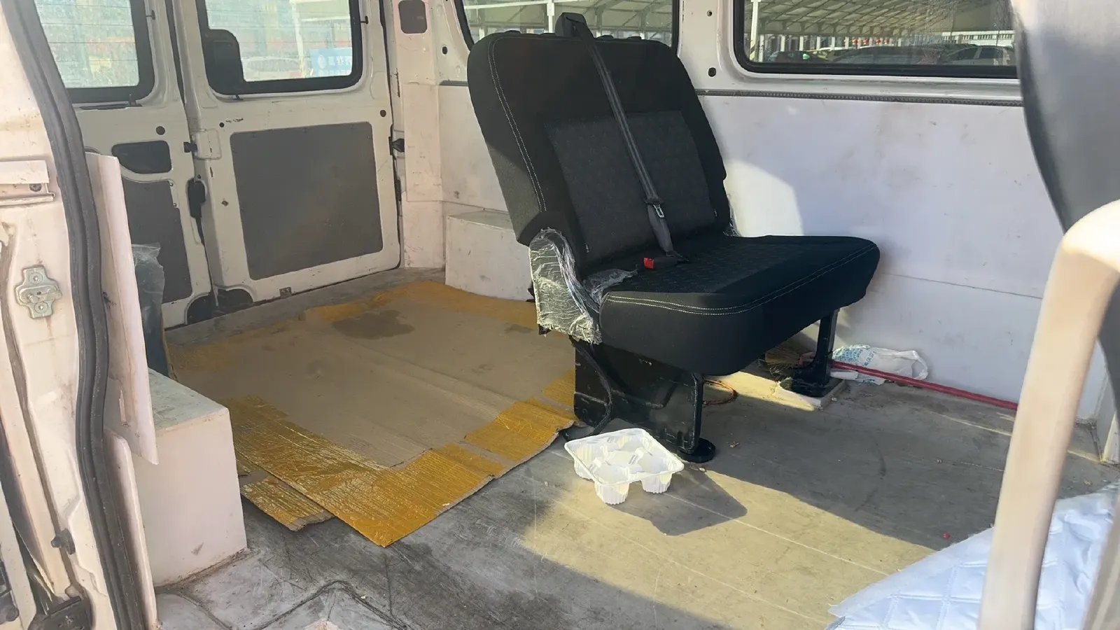 2021 MAXUS XinTu V80 2.0T 127HP L4 6MT,autocango,china used car exporter,china ev exporter,chinese used car exporter,chinese used ev exporter