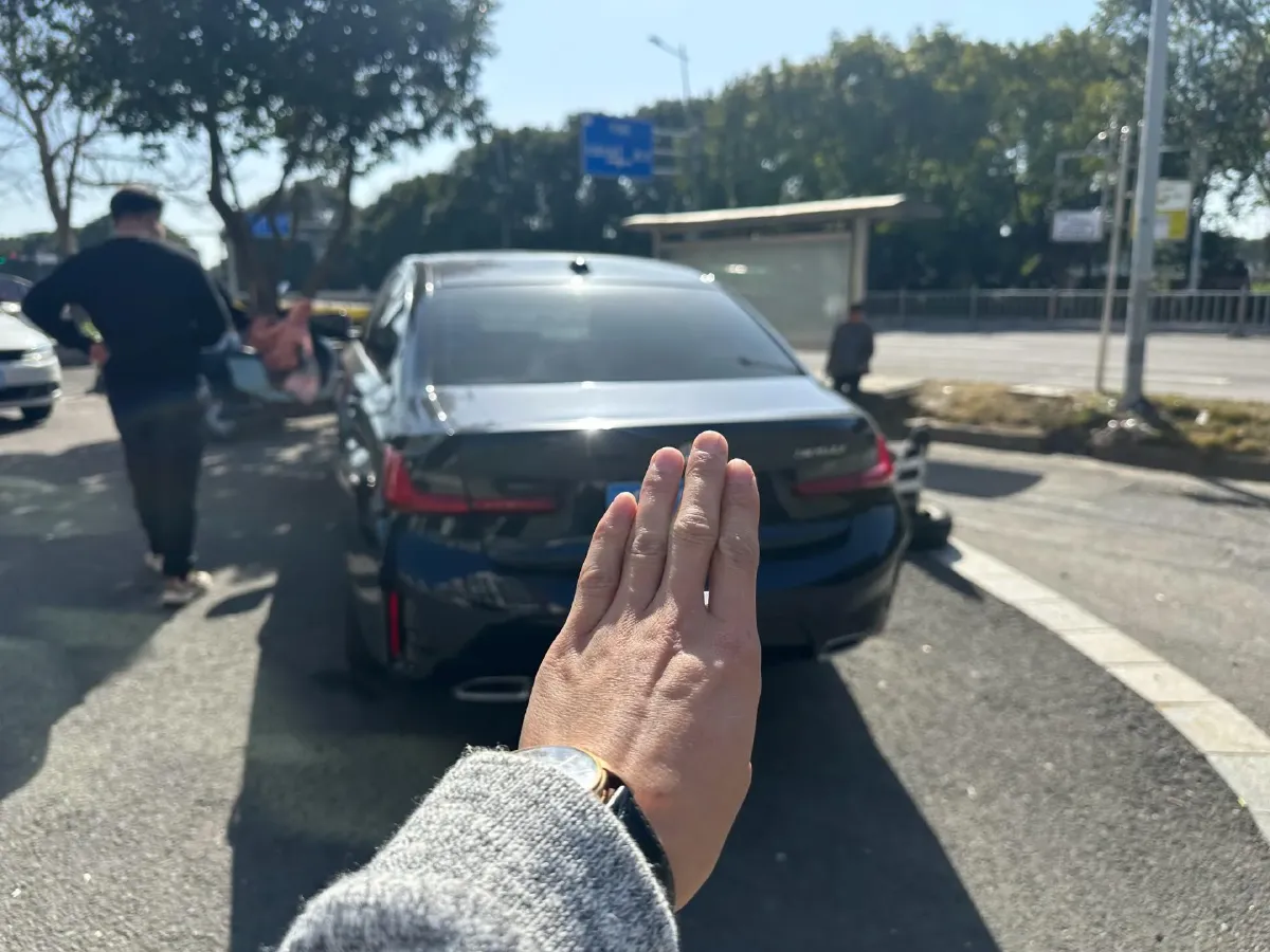 2025 BMW 3 Series 2.0T 184HP L4 8AT,autocango,china used car exporter,china ev exporter,chinese used car exporter,chinese used ev exporter