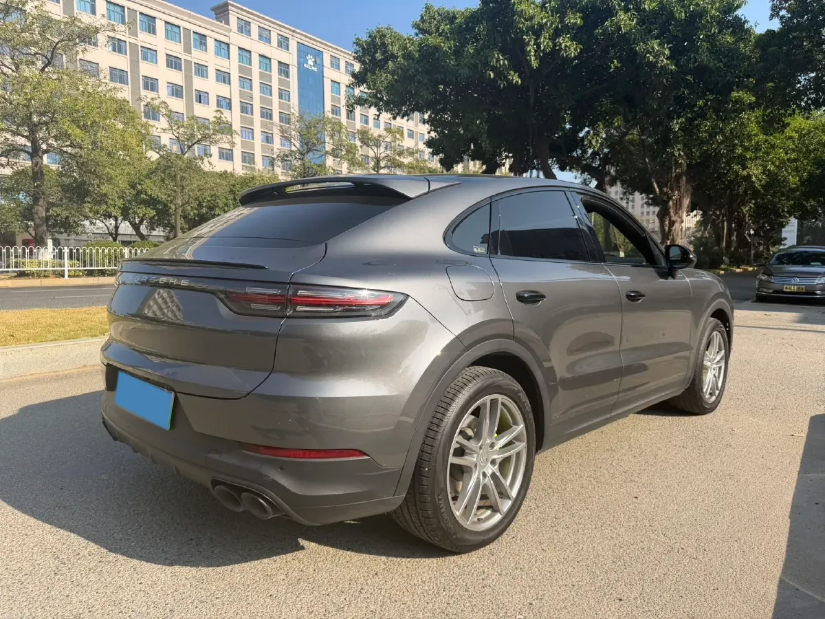 2022 Porsche Cayenne 2.0T 252HP L4 8AT PHEV 17.9KWH,autocango,china used car exporter,china ev exporter,chinese used car exporter,chinese used ev exporter