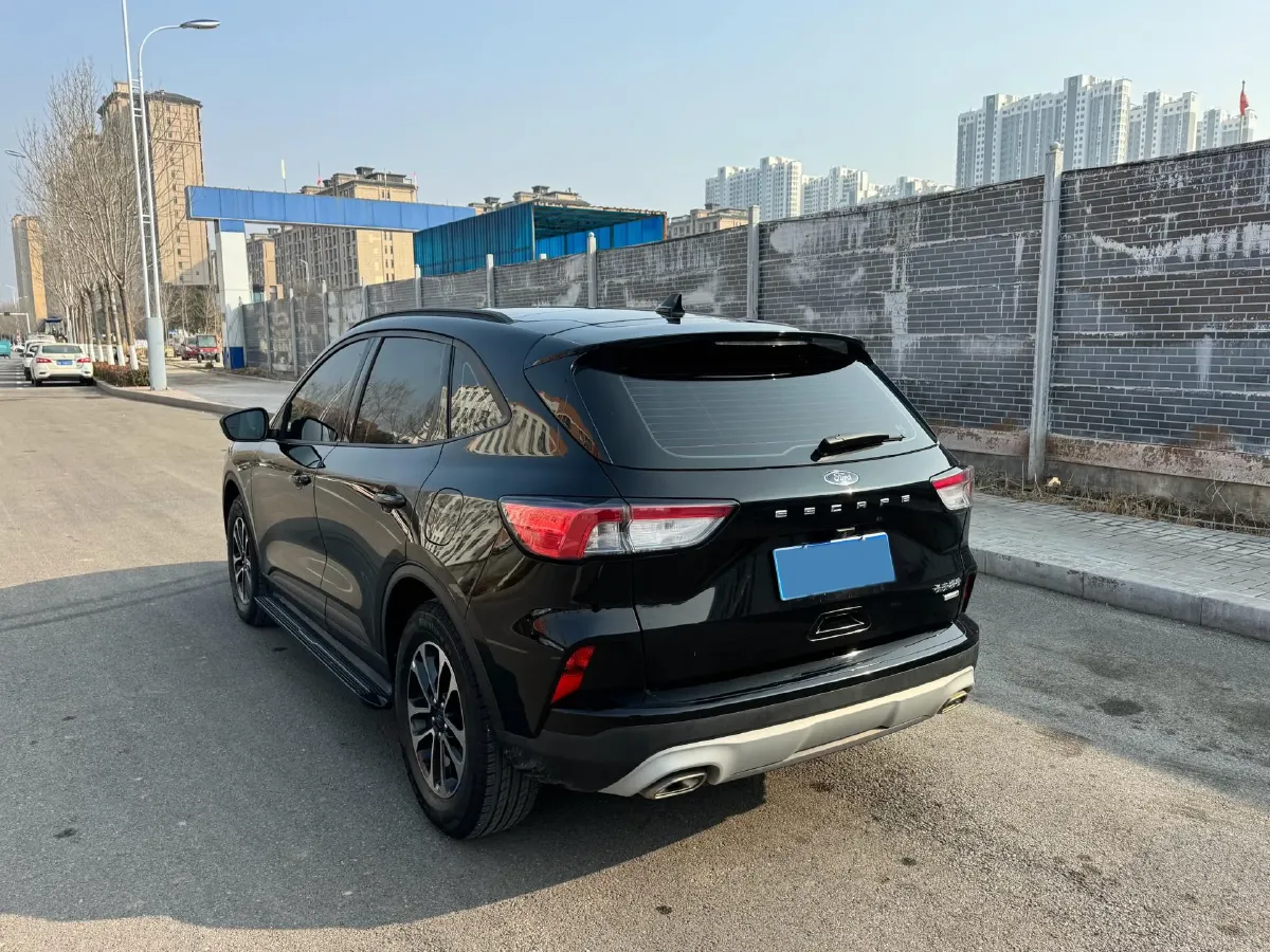 2020 Ford Escape 2.0T 248HP L4 8AT,autocango,china used car exporter,china ev exporter,chinese used car exporter,chinese used ev exporter