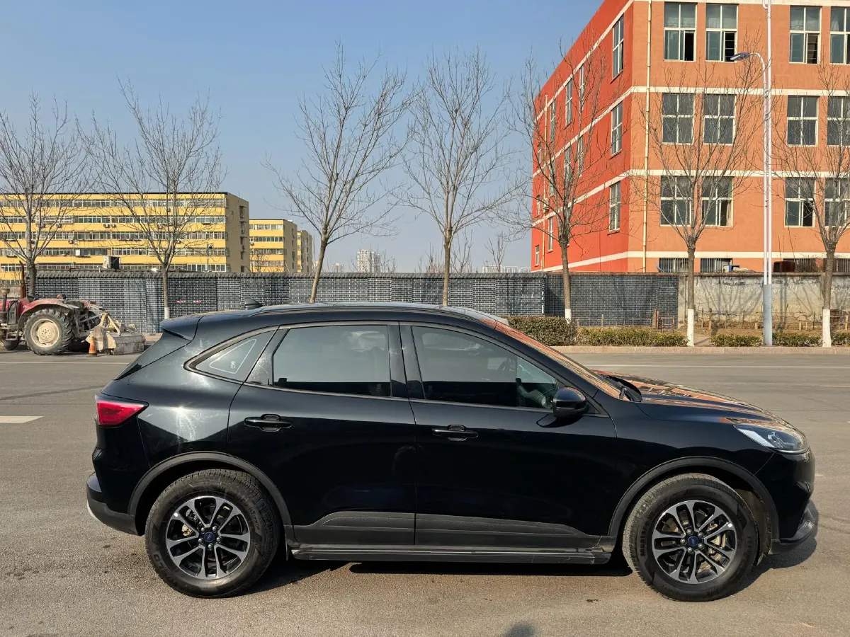 2020 Ford Escape 2.0T 248HP L4 8AT,autocango,china used car exporter,china ev exporter,chinese used car exporter,chinese used ev exporter