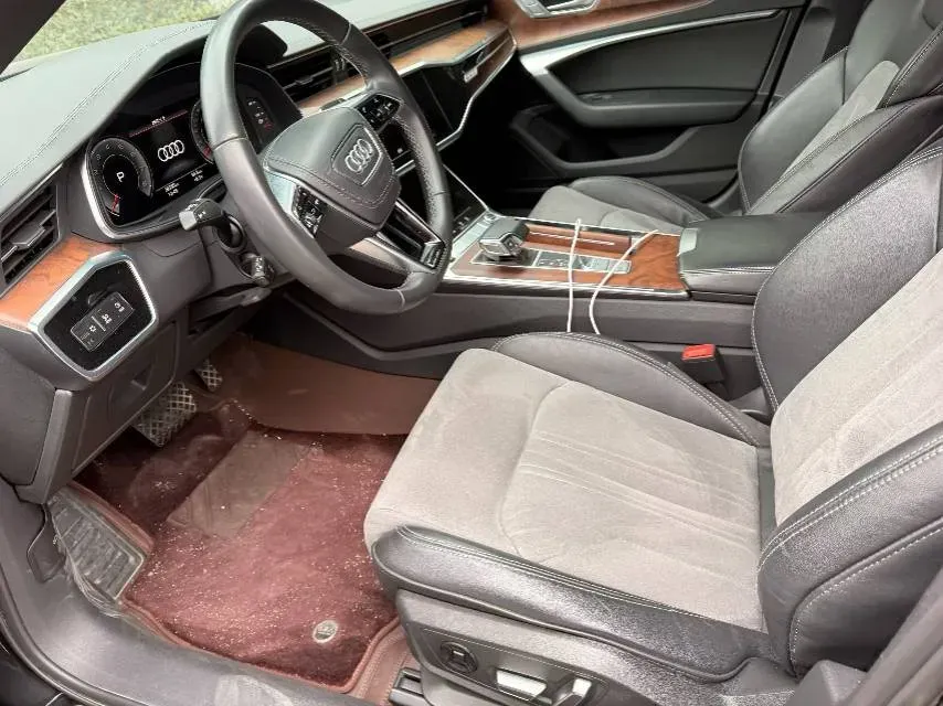 2023 Audi A6L 2.0T 245HP L4 7DCT,autocango,china used car exporter,china ev exporter,chinese used car exporter,chinese used ev exporter