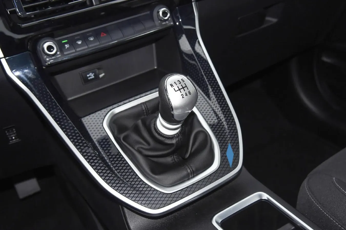 2023 Haval M6 1.5T 150HP L4 6MT,autocango,china used car exporter,china ev exporter,chinese used car exporter,chinese used ev exporter