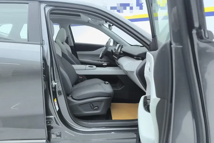 2024 ChangAn UNI-Z 1.5L 98HP L4 E-CVT PHEV 18.4KWH,autocango,china used car exporter,china ev exporter,chinese used car exporter,chinese used ev exporter