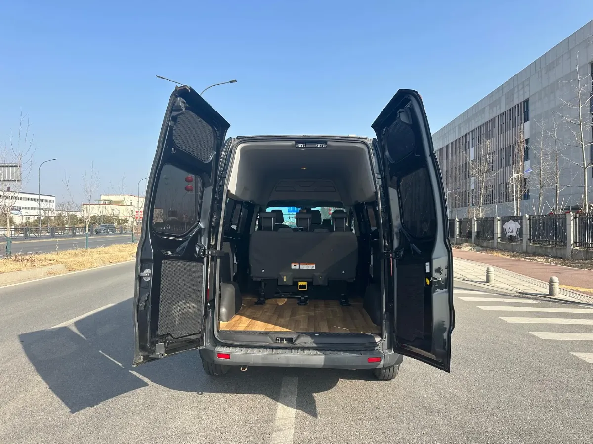 2020 Ford Transit 2.0T 121HP L4 5MT,autocango,china used car exporter,china ev exporter,chinese used car exporter,chinese used ev exporter