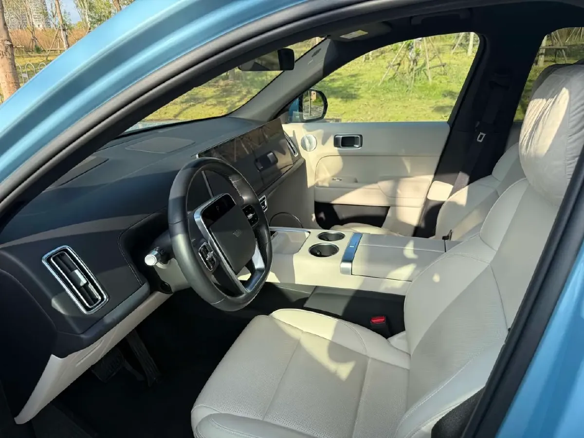 2025 Li L7 Range Extended 154HP REEV,autocango,china used car exporter,china ev exporter,chinese used car exporter,chinese used ev exporter