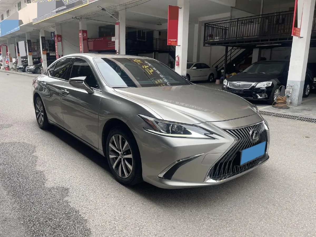2018 Lexus ES 2.0L 167HP L4 6AT,autocango,china used car exporter,china ev exporter,chinese used car exporter,chinese used ev exporter