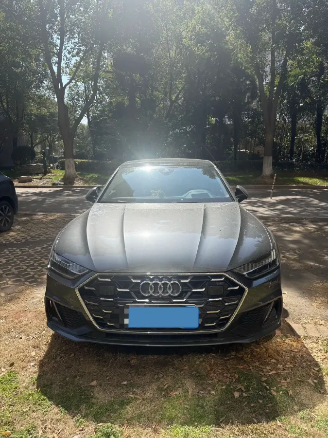 2024 Audi A7 2.0T 265HP L4 7DCT,autocango,china used car exporter,china ev exporter,chinese used car exporter,chinese used ev exporter