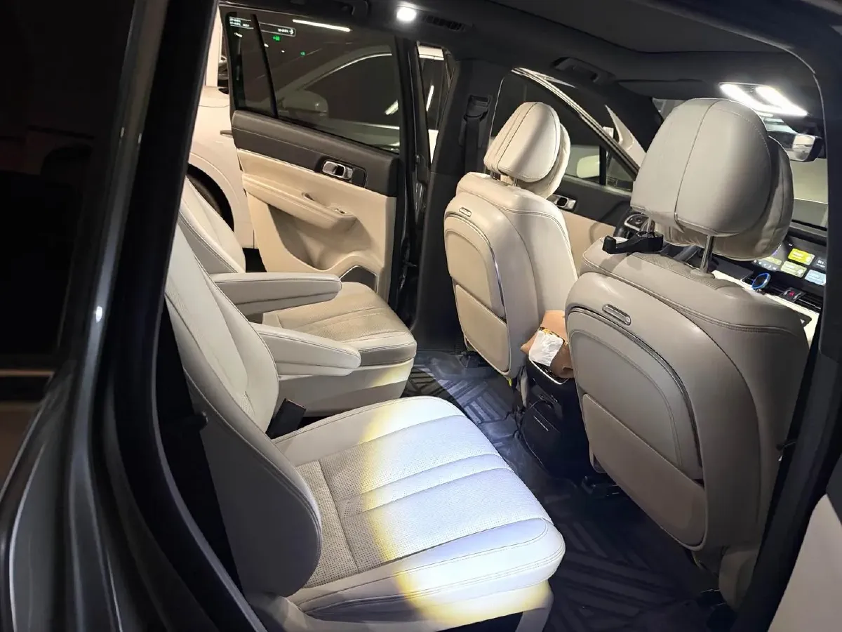 2020 Li ONE Range Extended 131HP REEV 40.5KWH,autocango,china used car exporter,china ev exporter,chinese used car exporter,chinese used ev exporter