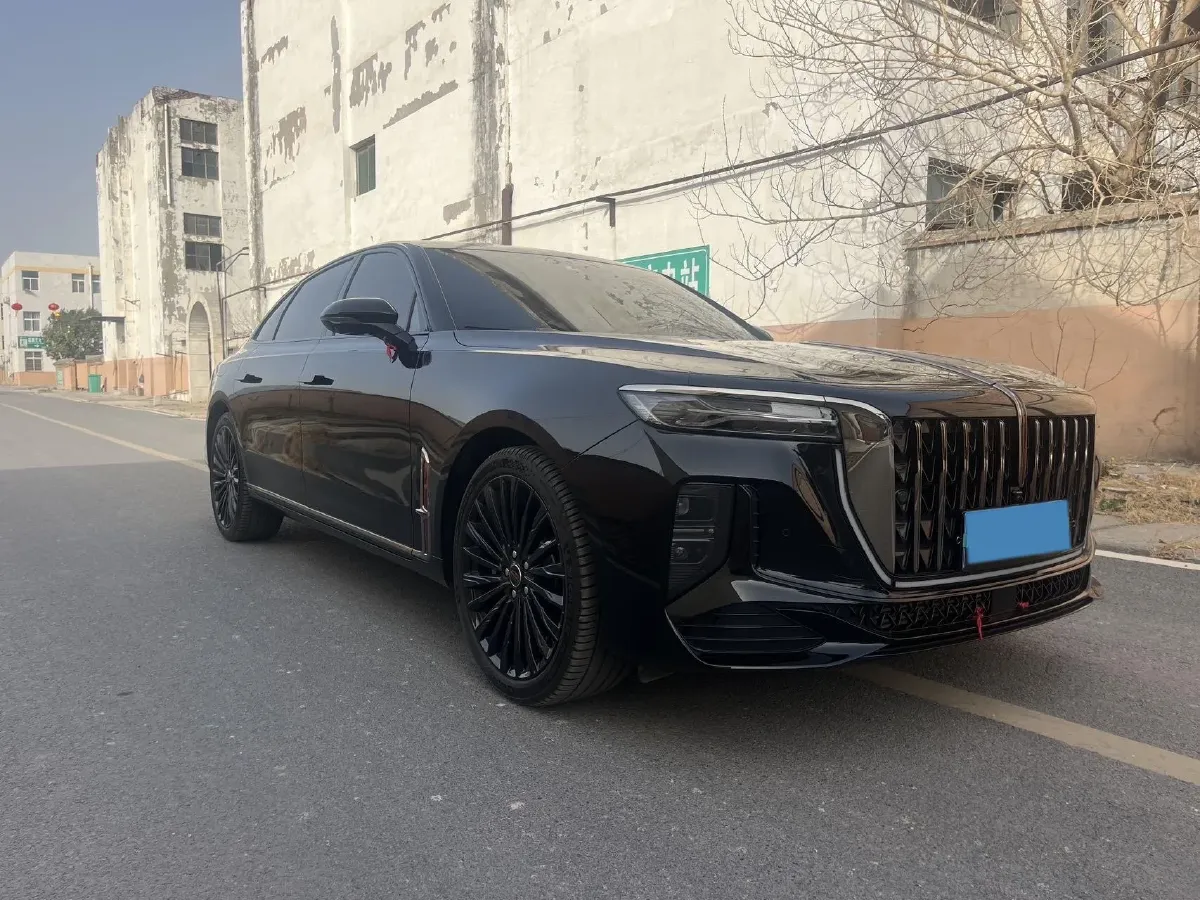 2025 HongQi H9 2.0T 252HP L4 8AT,autocango,china used car exporter,china ev exporter,chinese used car exporter,chinese used ev exporter