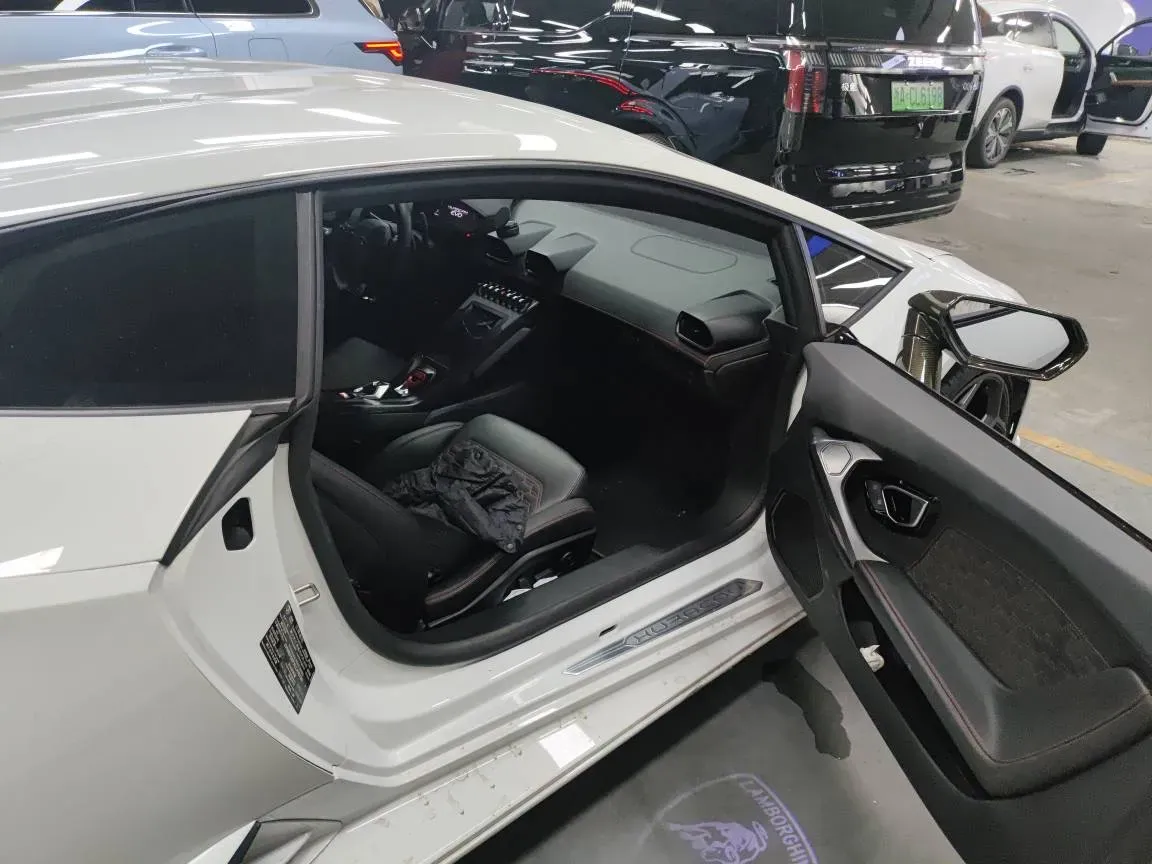 2020 Lamborghini Huracán 5.2L 611HP V10 7DCT,autocango,china used car exporter,china ev exporter,chinese used car exporter,chinese used ev exporter