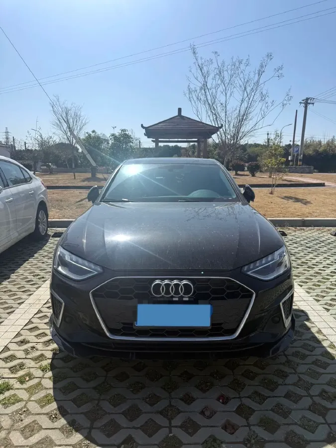 2020 Audi A4L 2.0T 190HP L4 7DCT,autocango,china used car exporter,china ev exporter,chinese used car exporter,chinese used ev exporter