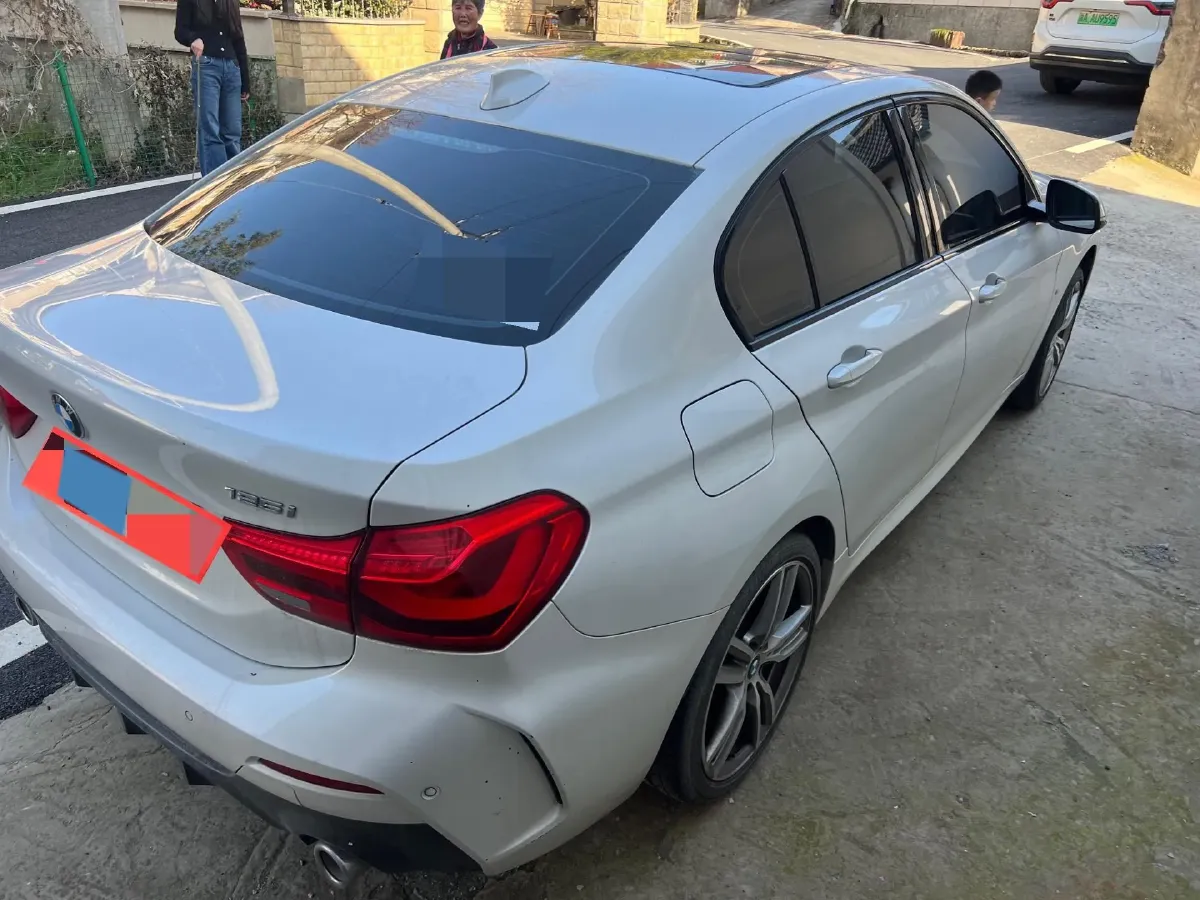 2020 BMW 1 Series 2.0T 192HP L4 7DCT,autocango,china used car exporter,china ev exporter,chinese used car exporter,chinese used ev exporter