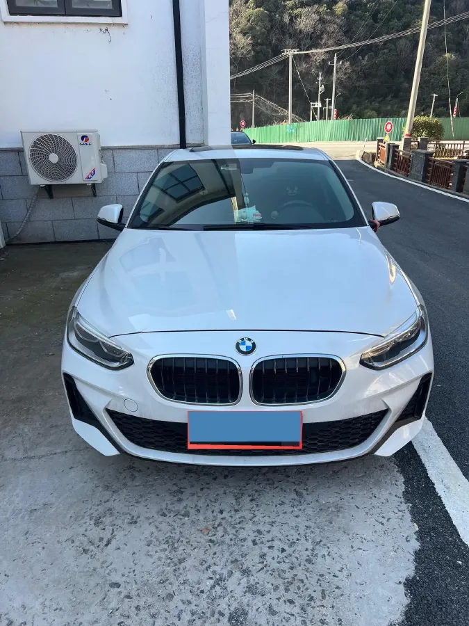 2020 BMW 1 Series 2.0T 192HP L4 7DCT,autocango,china used car exporter,china ev exporter,chinese used car exporter,chinese used ev exporter