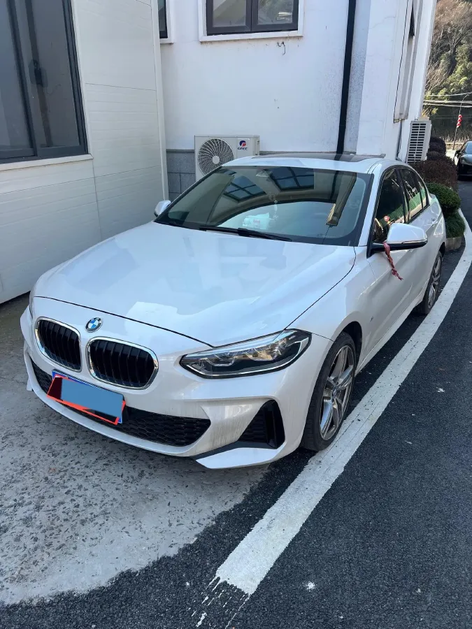 2020 BMW 1 Series 2.0T 192HP L4 7DCT,autocango,china used car exporter,china ev exporter,chinese used car exporter,chinese used ev exporter