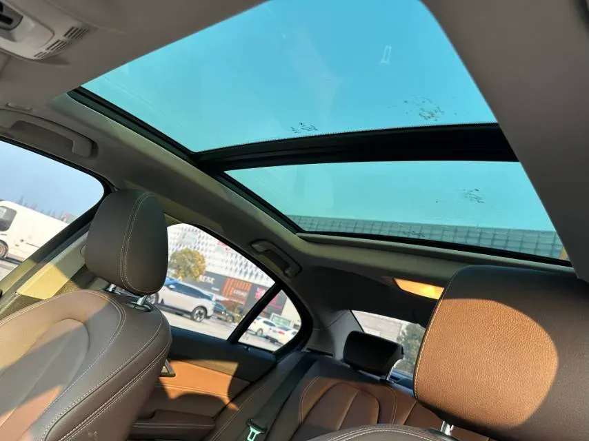 2022 BMW 1 Series 1.5T 140HP L3 7DCT,autocango,china used car exporter,china ev exporter,chinese used car exporter,chinese used ev exporter