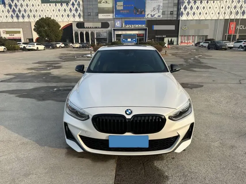 2022 BMW 1 Series 1.5T 140HP L3 7DCT,autocango,china used car exporter,china ev exporter,chinese used car exporter,chinese used ev exporter
