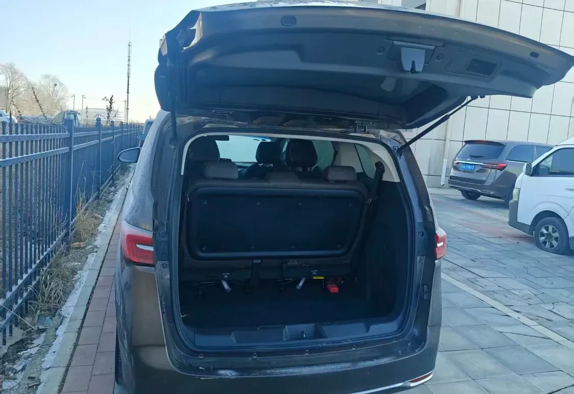 2022 Buick GL8 2.0T 237HP L4 9AT,autocango,china used car exporter,china ev exporter,chinese used car exporter,chinese used ev exporter