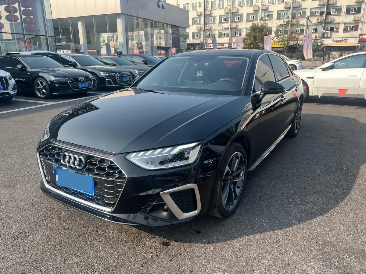 2024 Audi A4L 2.0T 190HP L4 7DCT,autocango,china used car exporter,china ev exporter,chinese used car exporter,chinese used ev exporter