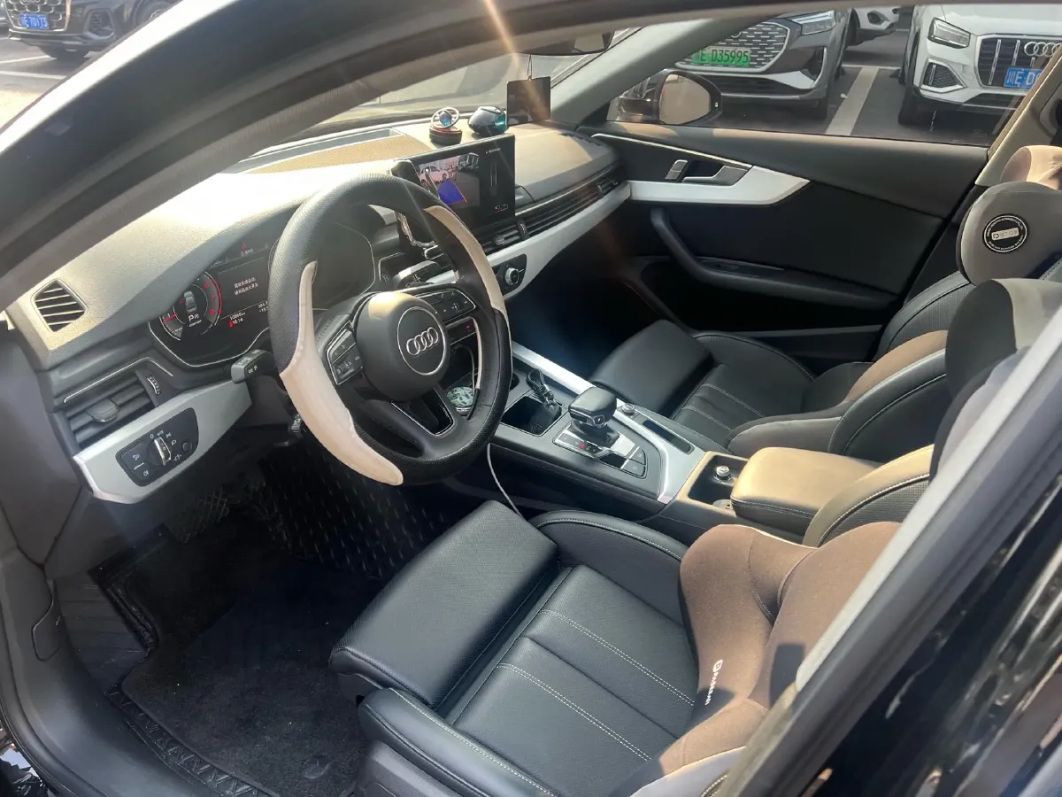 2024 Audi A4L 2.0T 190HP L4 7DCT,autocango,china used car exporter,china ev exporter,chinese used car exporter,chinese used ev exporter