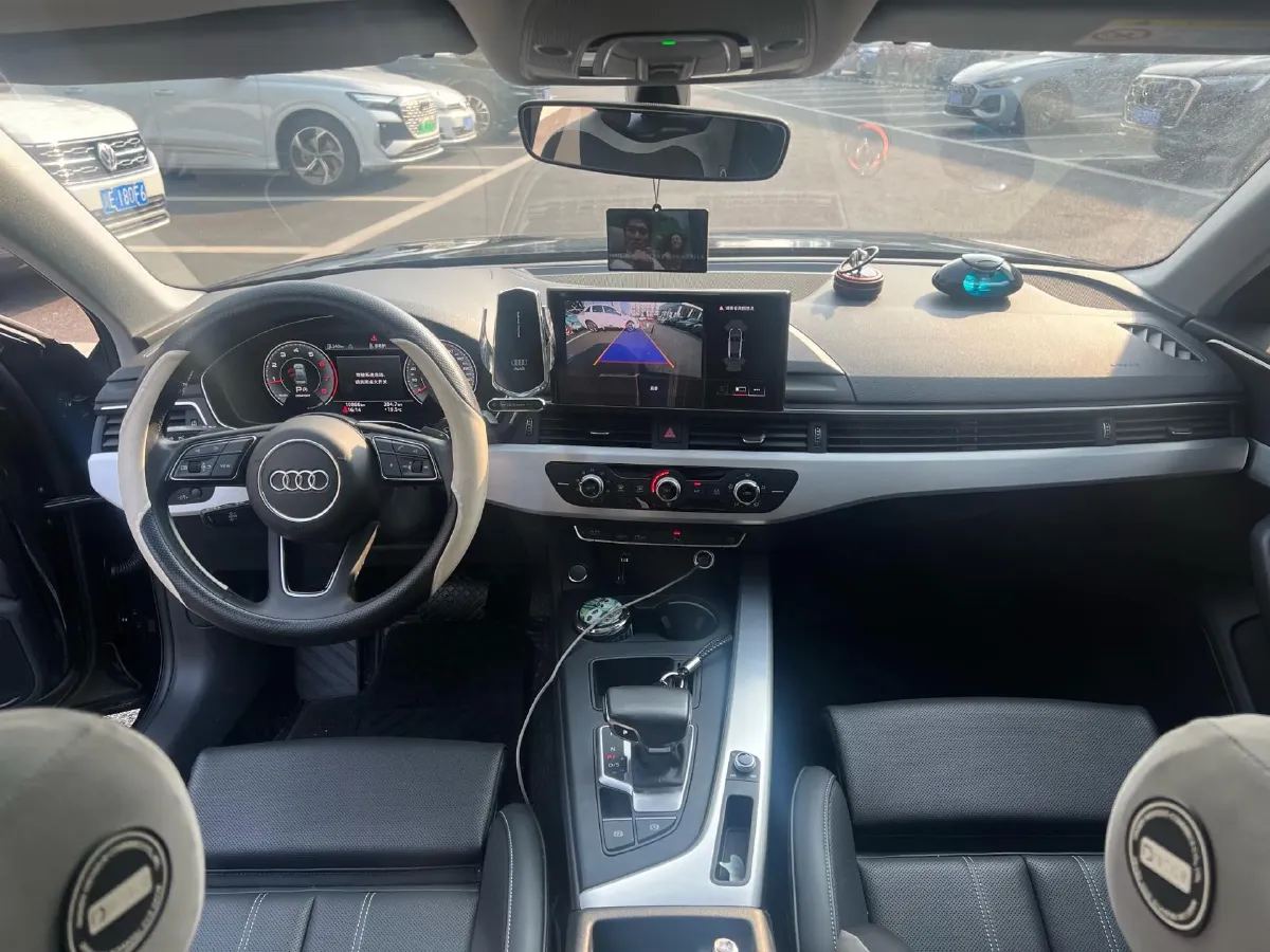 2024 Audi A4L 2.0T 190HP L4 7DCT,autocango,china used car exporter,china ev exporter,chinese used car exporter,chinese used ev exporter