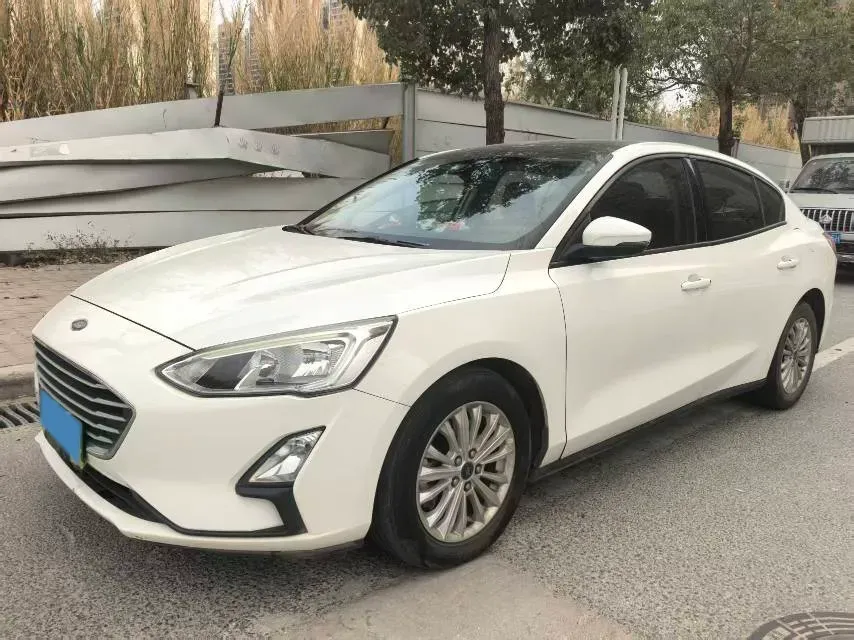 2019 Ford Focus 1.5T 184HP L3 8AT,autocango,china used car exporter,china ev exporter,chinese used car exporter,chinese used ev exporter