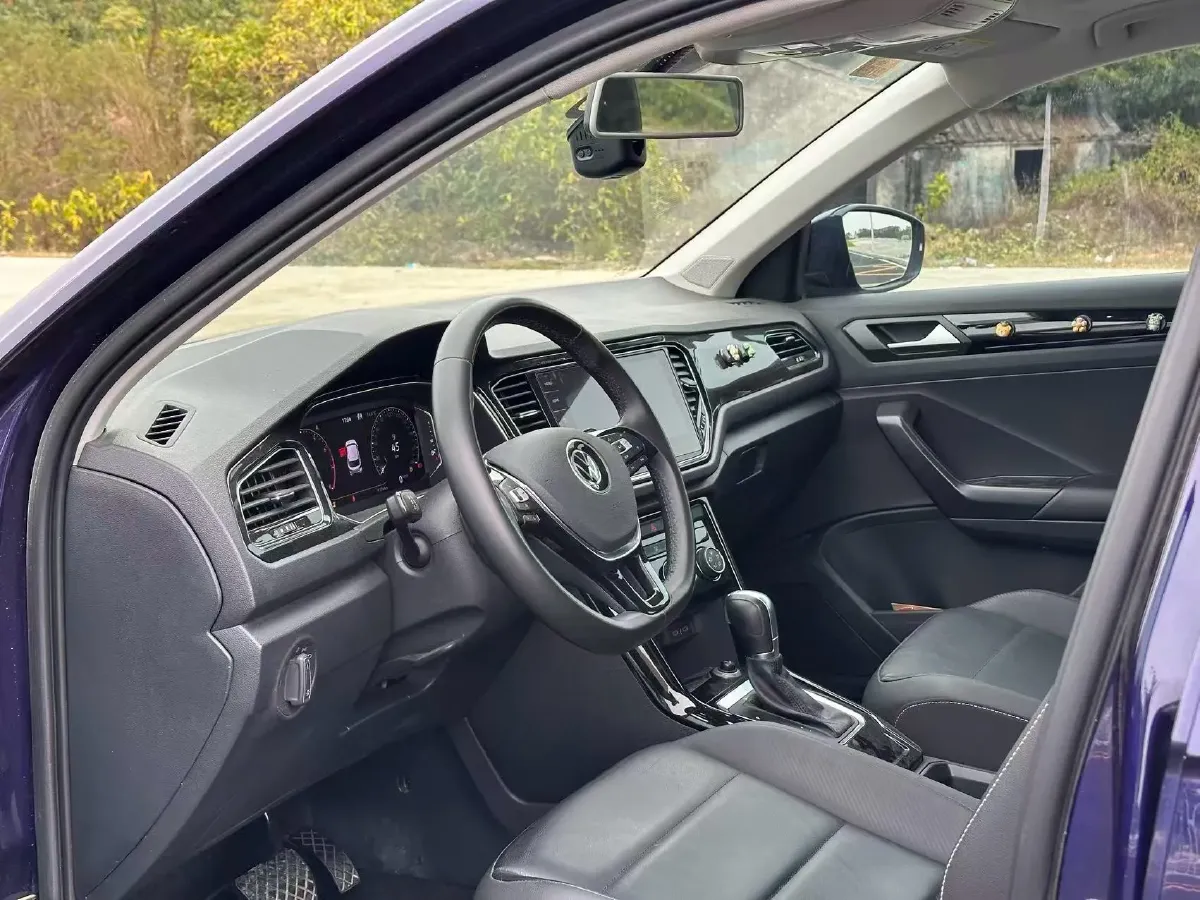 2021 Volkswagen T-Roc 1.4T 150HP L4 7DCT,autocango,china used car exporter,china ev exporter,chinese used car exporter,chinese used ev exporter