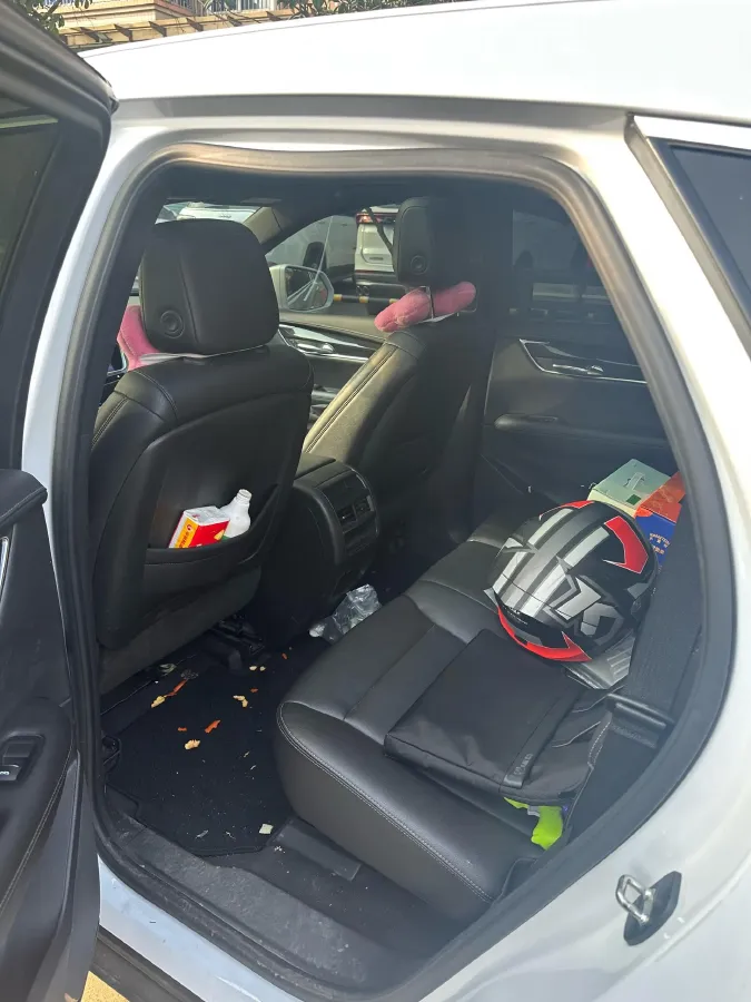 2022 Cadillac XT5 2.0T 237HP L4 9AT,autocango,china used car exporter,china ev exporter,chinese used car exporter,chinese used ev exporter