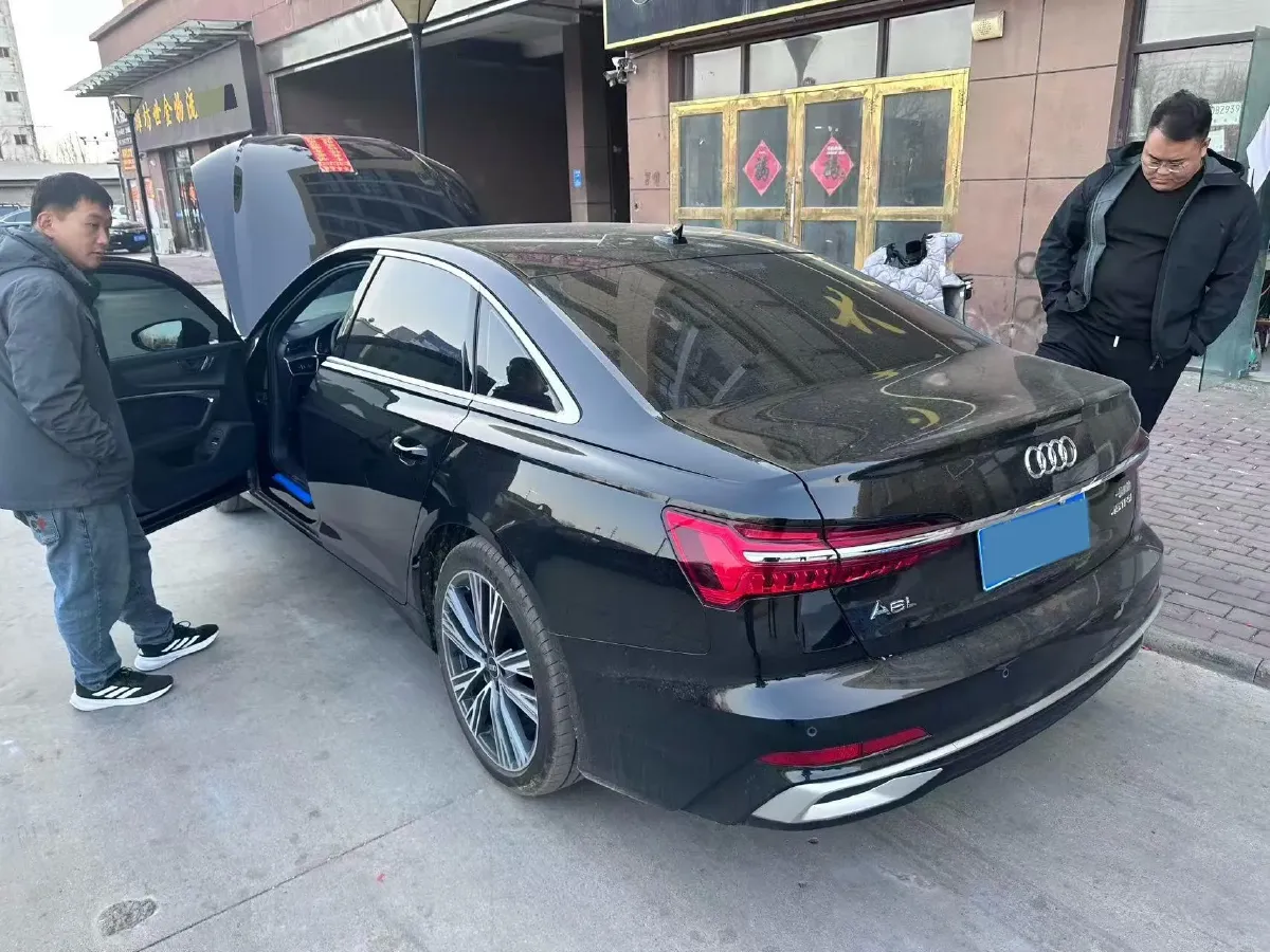 2025 Audi A6L 2.0T 245HP L4 7DCT,autocango,china used car exporter,china ev exporter,chinese used car exporter,chinese used ev exporter