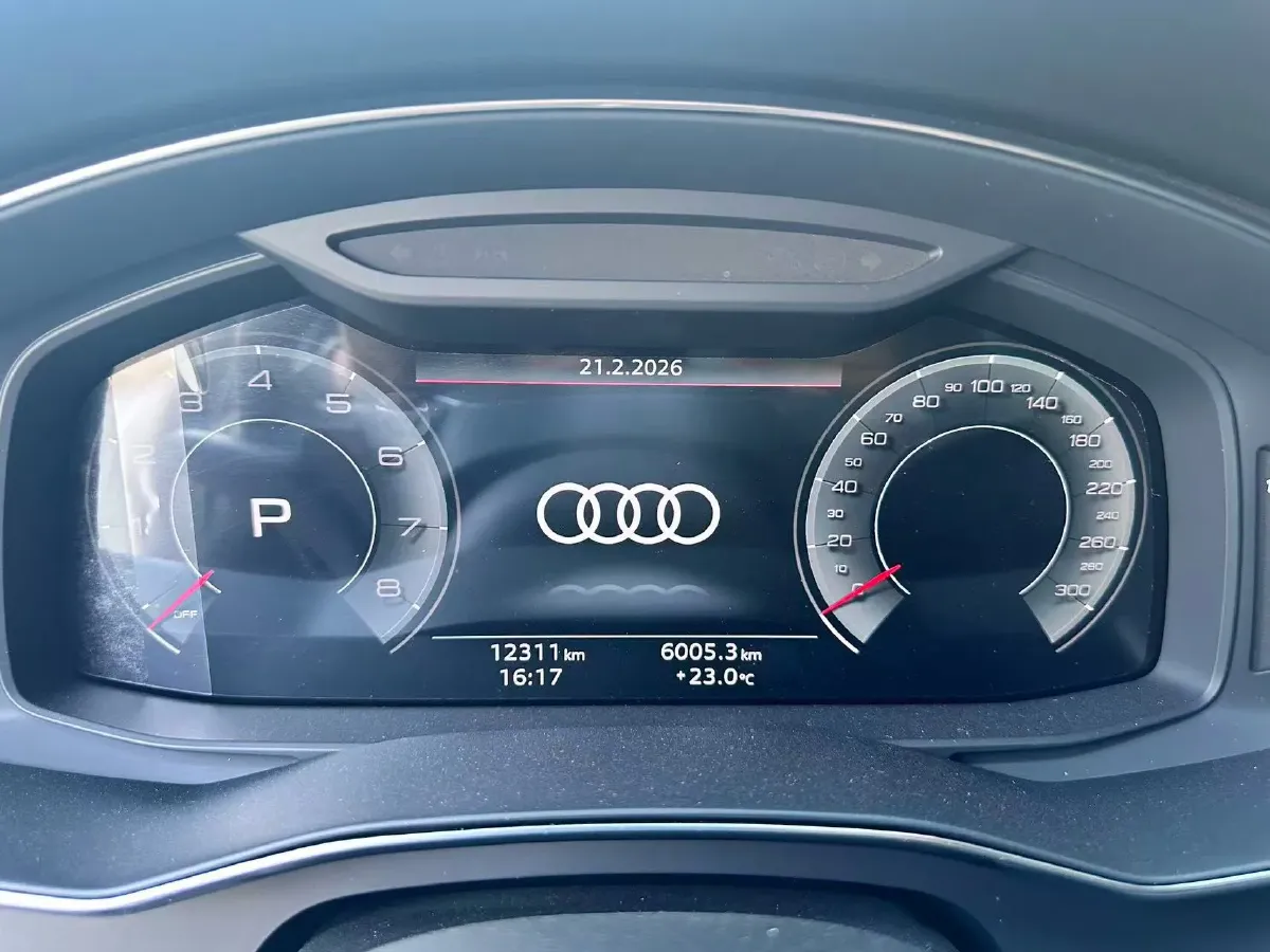 2025 Audi A6L 2.0T 245HP L4 7DCT,autocango,china used car exporter,china ev exporter,chinese used car exporter,chinese used ev exporter