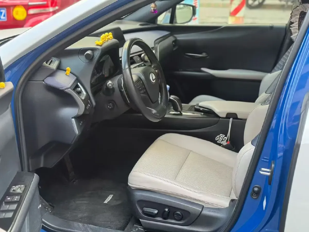 2020 Lexus UX BEV 54.35KWH,autocango,china used car exporter,china ev exporter,chinese used car exporter,chinese used ev exporter