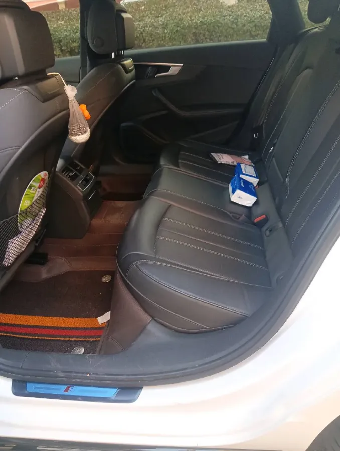 2023 Audi A4L 2.0T 190HP L4 7DCT,autocango,china used car exporter,china ev exporter,chinese used car exporter,chinese used ev exporter