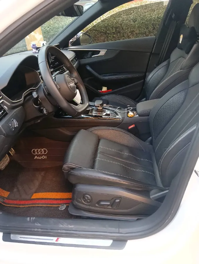 2023 Audi A4L 2.0T 190HP L4 7DCT,autocango,china used car exporter,china ev exporter,chinese used car exporter,chinese used ev exporter