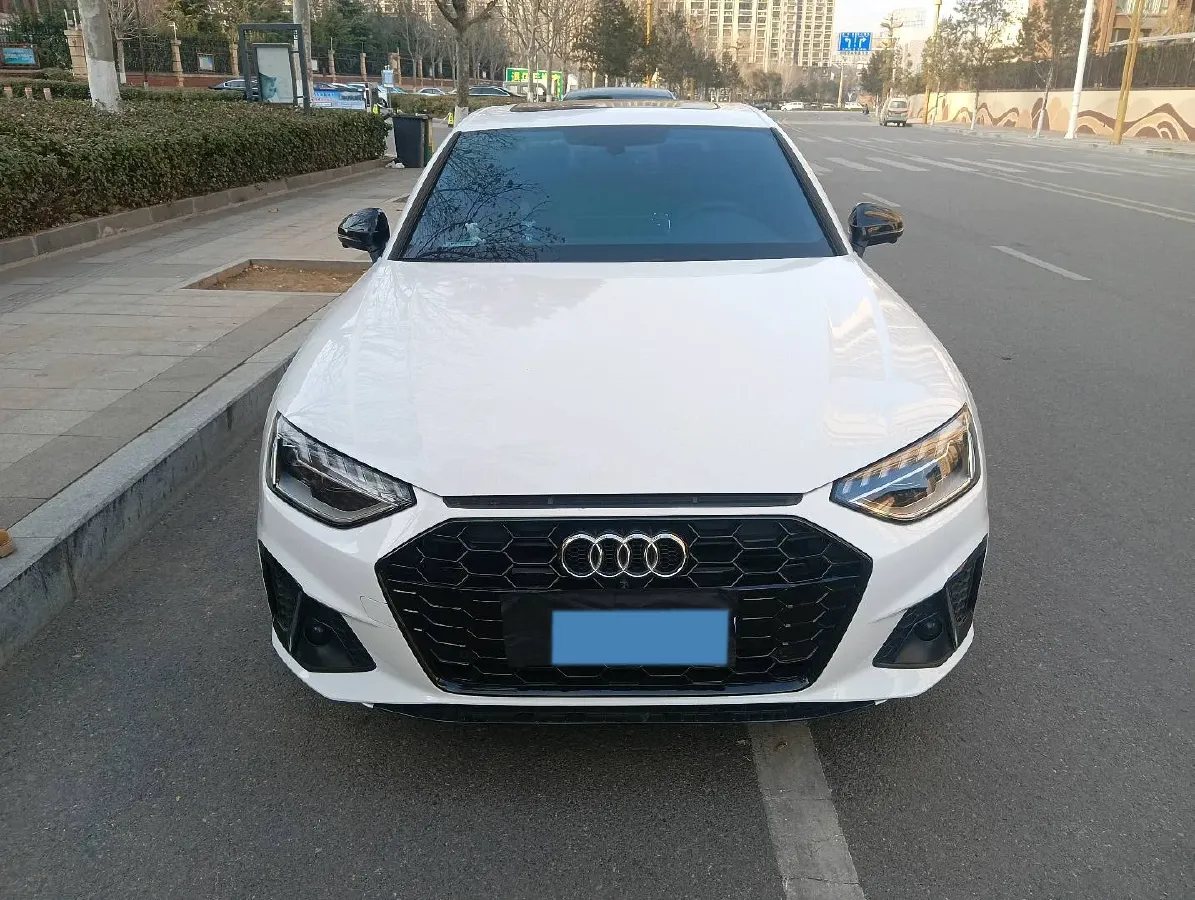 2023 Audi A4L 2.0T 190HP L4 7DCT,autocango,china used car exporter,china ev exporter,chinese used car exporter,chinese used ev exporter